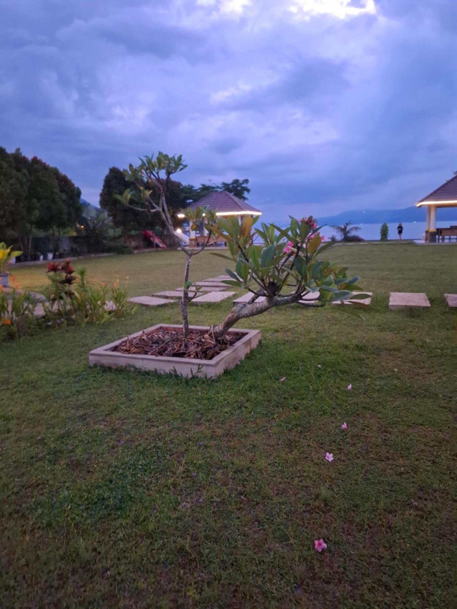 Juma Cottages Tuk Tuk Kültér fotó